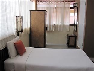 Kalare Night Bazaar Guesthouse Чиангмай Екстериор снимка