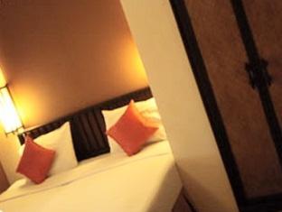 Kalare Night Bazaar Guesthouse Чиангмай Екстериор снимка
